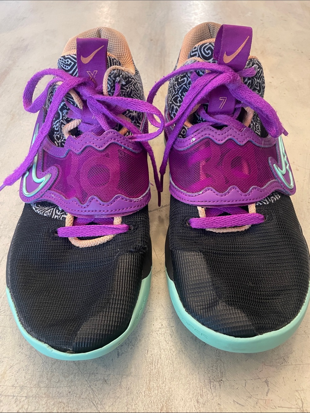Nike Kyrie 7 Men’s Basketball Shoes with Purple and Teal Accents